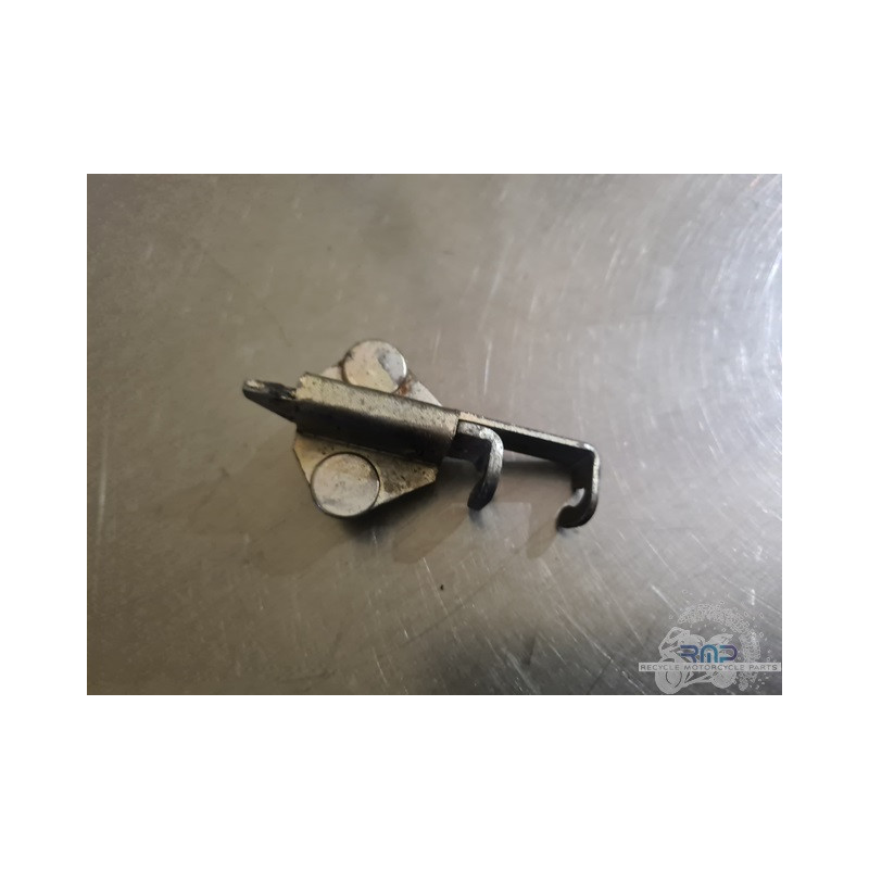 Passenger seat lock YZF R6 1999 to 2002