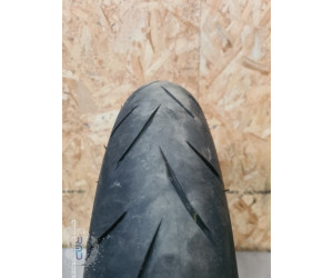 Pneu avant Bridgestone S21 120 - 70 - 17