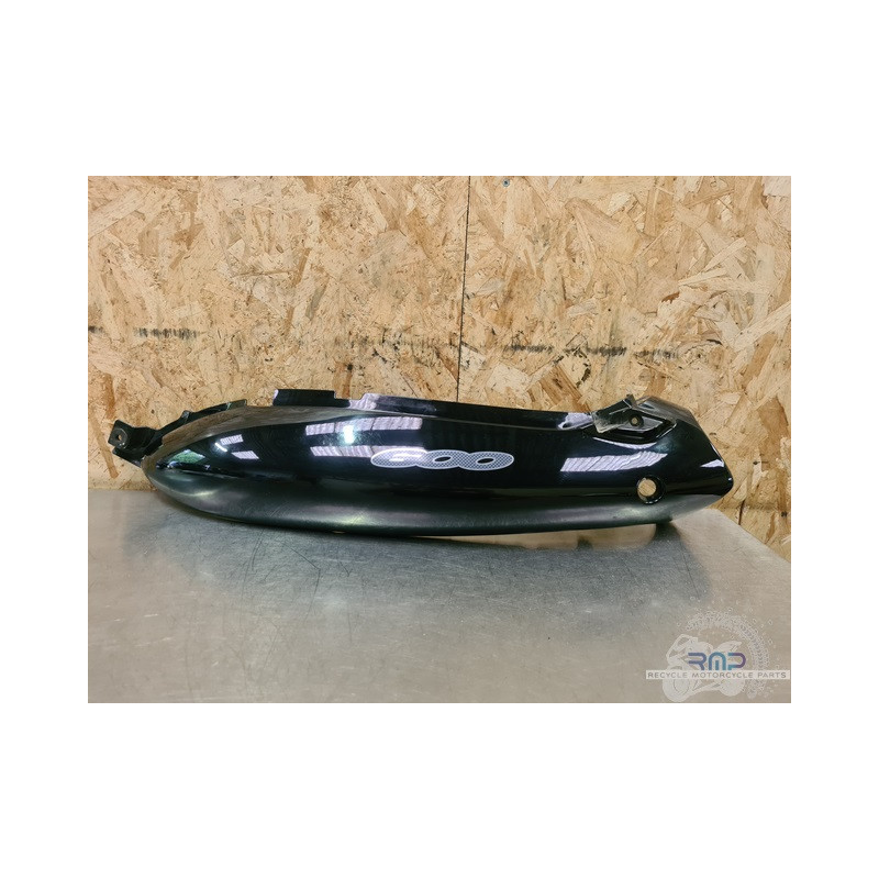 Coque arrière gauche Suzuki GSXF 600 1999 à 2002 