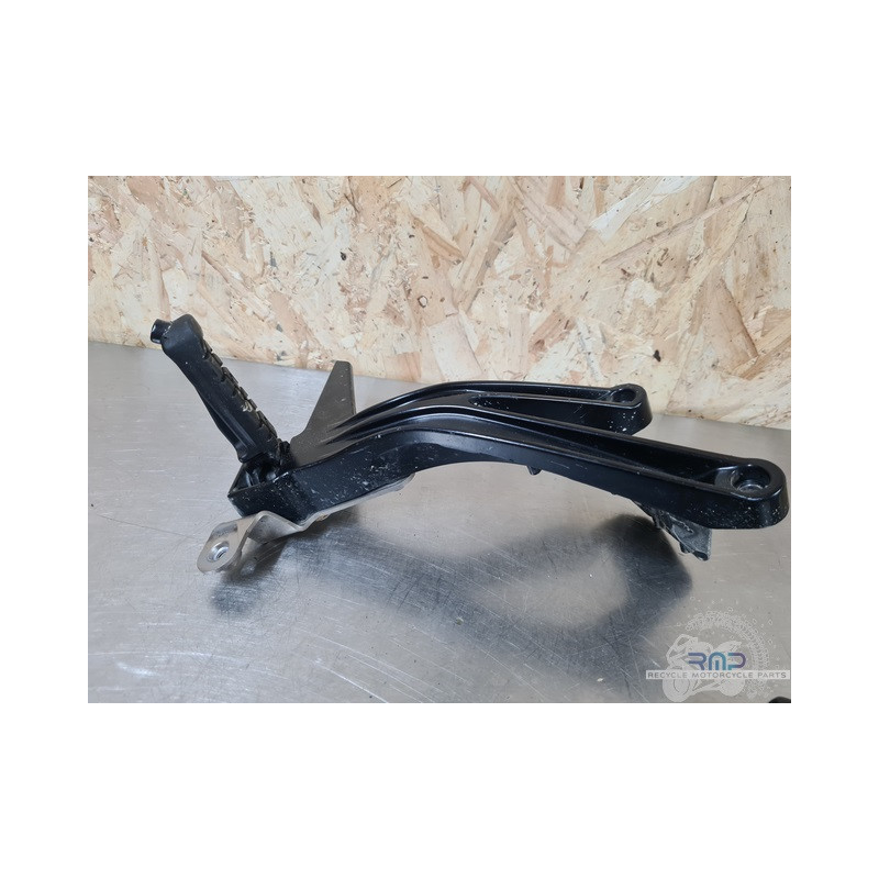 Platine repose pied passager droite KTM 390 RC 2014 à 2020 